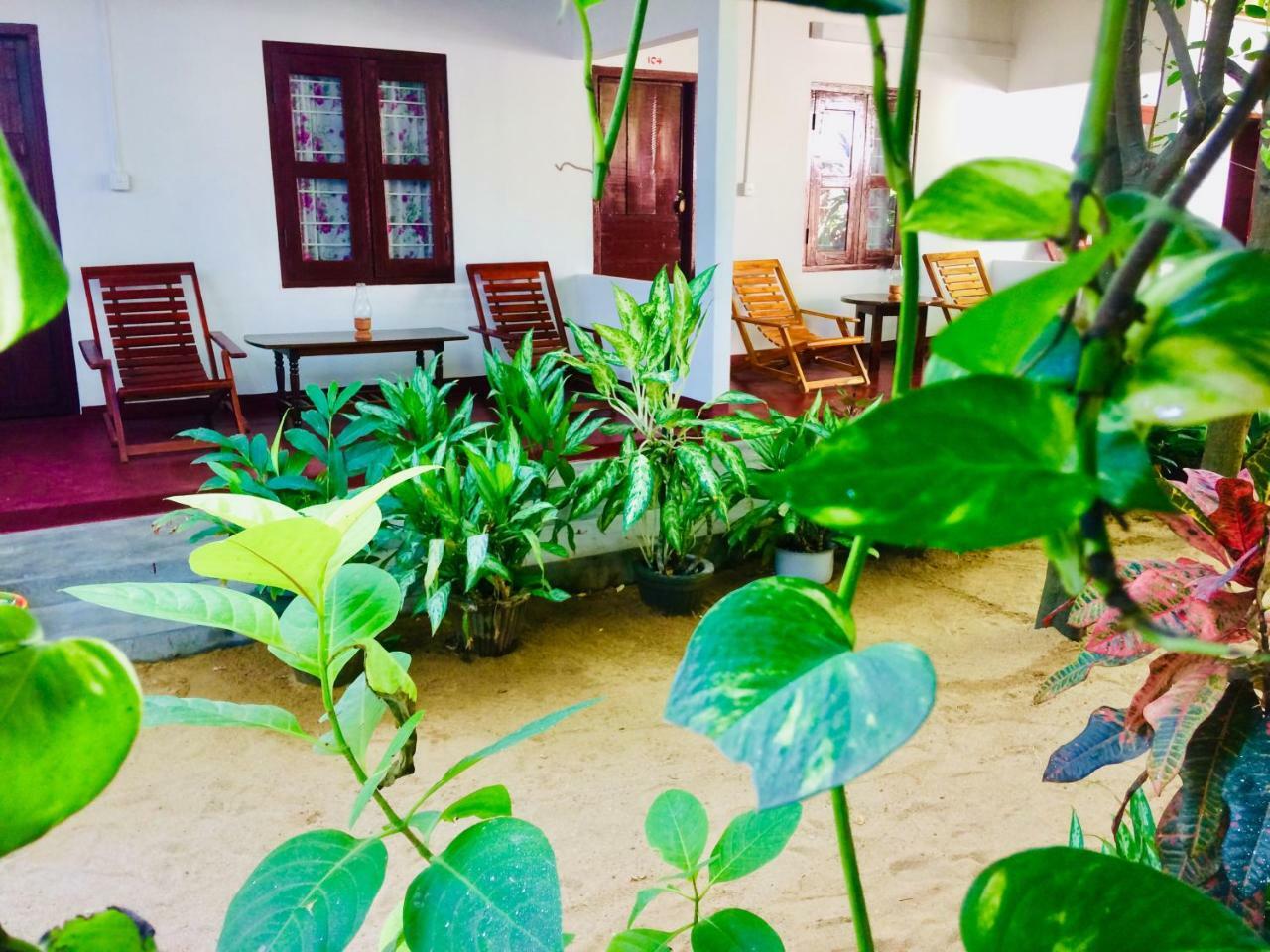Tropicana Home Stay Vịnh Arugam Ngoại thất bức ảnh