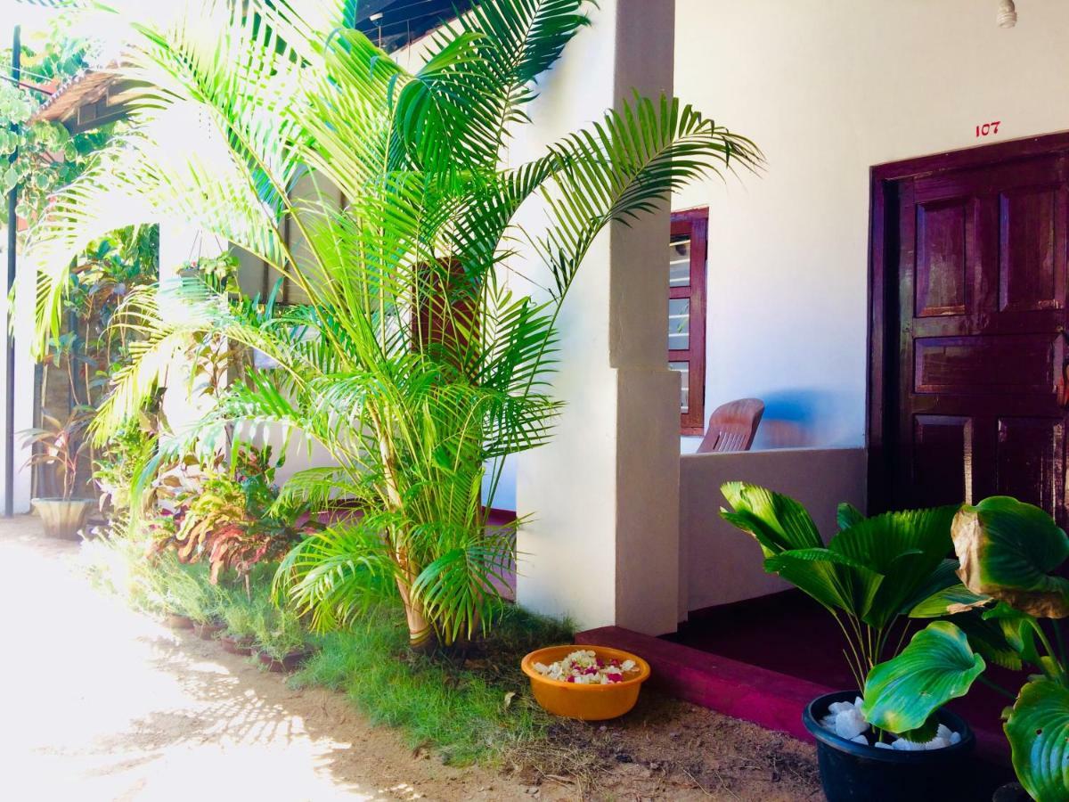 Tropicana Home Stay Vịnh Arugam Ngoại thất bức ảnh