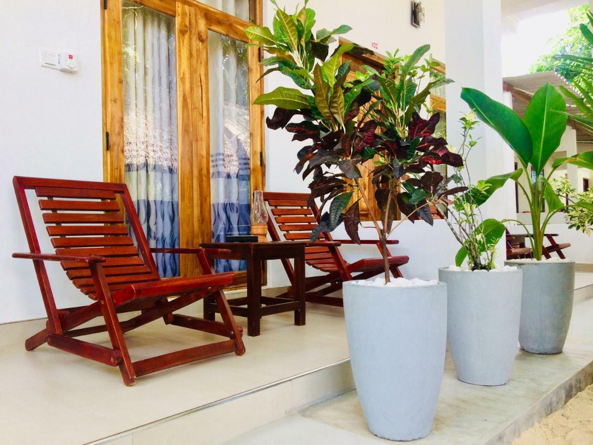 Tropicana Home Stay Vịnh Arugam Ngoại thất bức ảnh